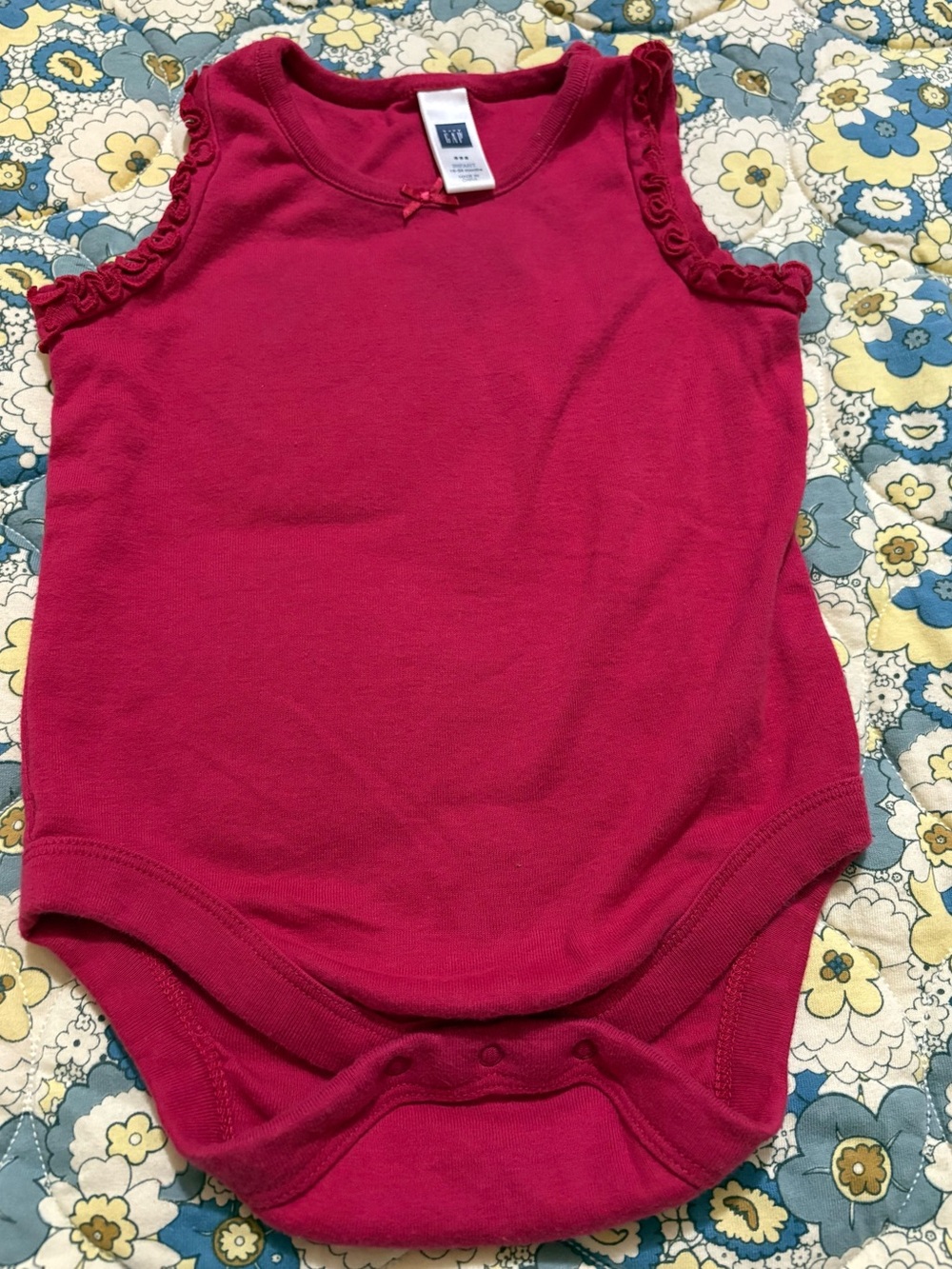 Baby Gap girls size 18/24 months sleeveless bodysuit
